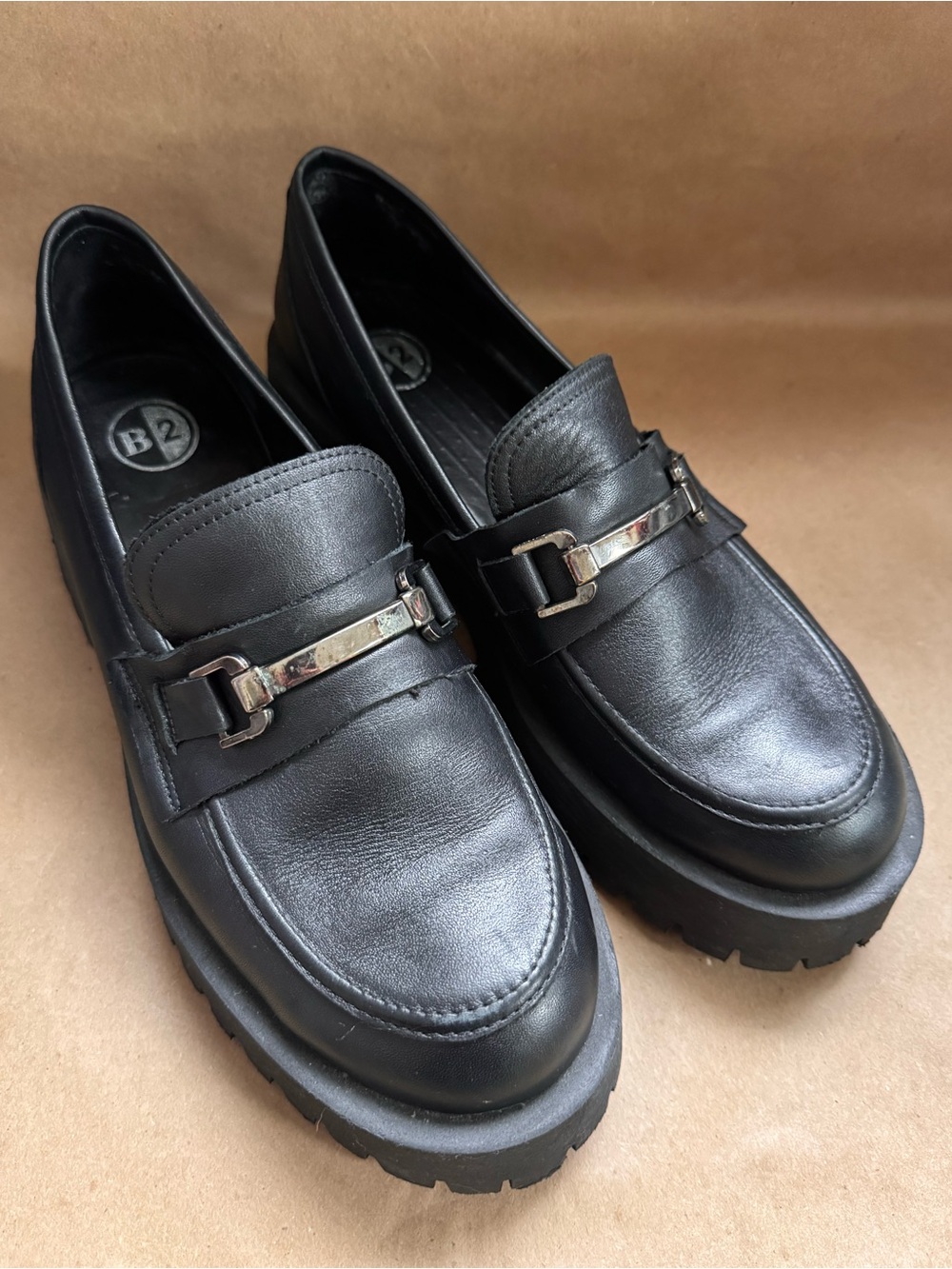 B2 Fairview Black Leather Platform Lug Sole Loafers. Size EU 41